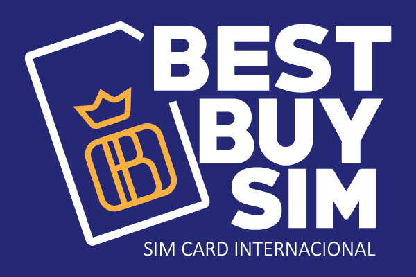 logo da best buy sim escrito em branco sobre um fundo azul escuro com o desenho vasado de um chip de celular ao lado esquerdo da imagem e os dizeres "sim card internacional" escrito embaixo do logo. Imagem para ilustrar post sobre eSIM Dominica.