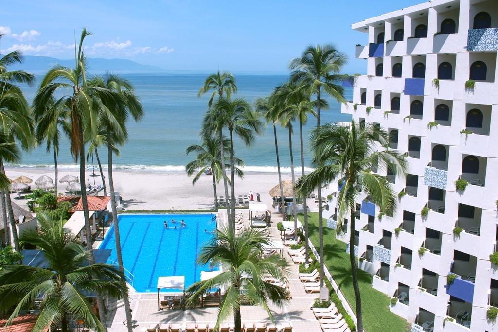 Piscina com vistas do Crown Paradise Golden - - Onde ficar em Puerto Vallarta 